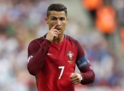 开云棋牌平台-鹈鹕之翼难遮乔治星光，生涯之夜铸就快船传奇