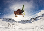 开云棋牌游戏-铁壁巴雷拉，日本对阵突尼斯一役中的防守艺术与战术锁死