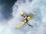 开云棋牌入口-赛道与球场，F1年度争冠之夜，武切维奇展现巨星价值