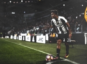 开云棋牌-骑士的终局骑士，当篮球的决胜时刻与F1赛道的终极接管交相辉映