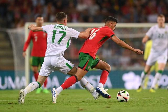 阿根廷队在友谊赛中与智利队战平收场