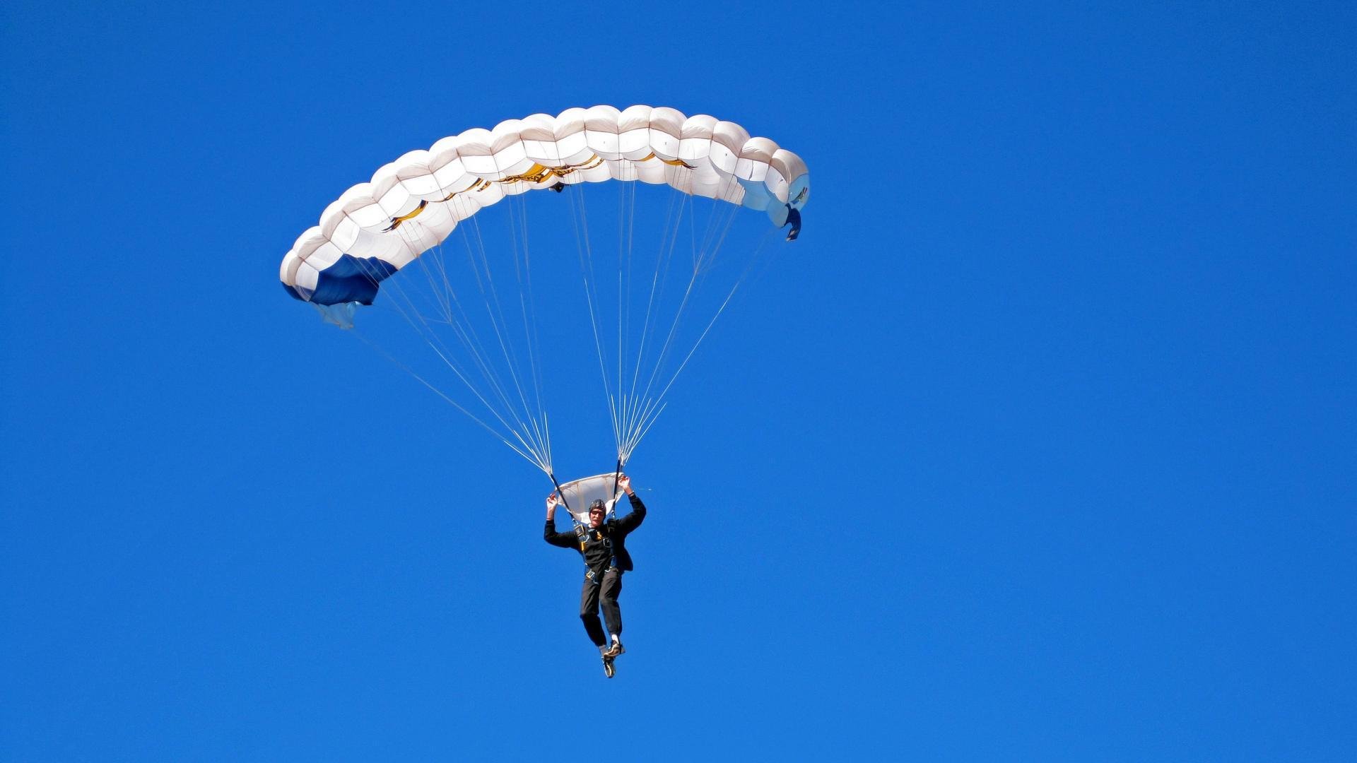 穆勒的战术魔法,喀麦隆式高压如何吞噬拉齐奥