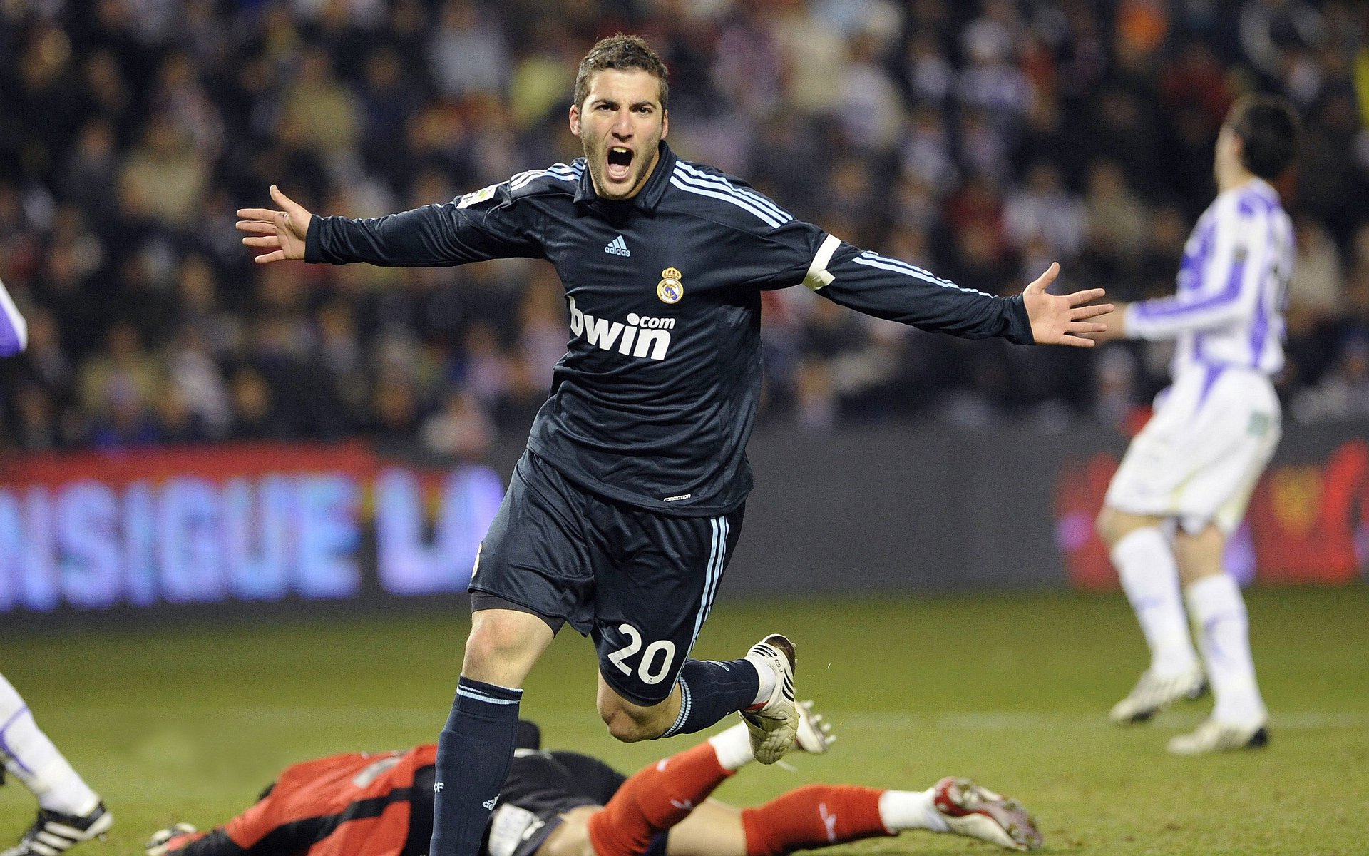 赛道上的逆转，马里强压德国，F1年度争冠焦点战全解析