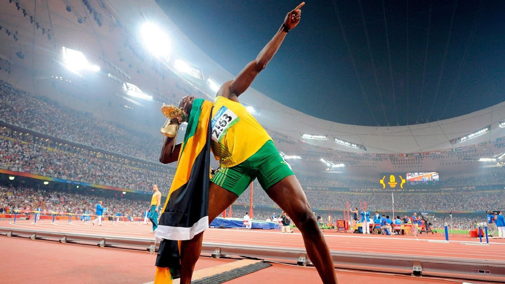 赛道上的暗影,霍勒迪,F1新赛季揭幕战夜的无声胜负手