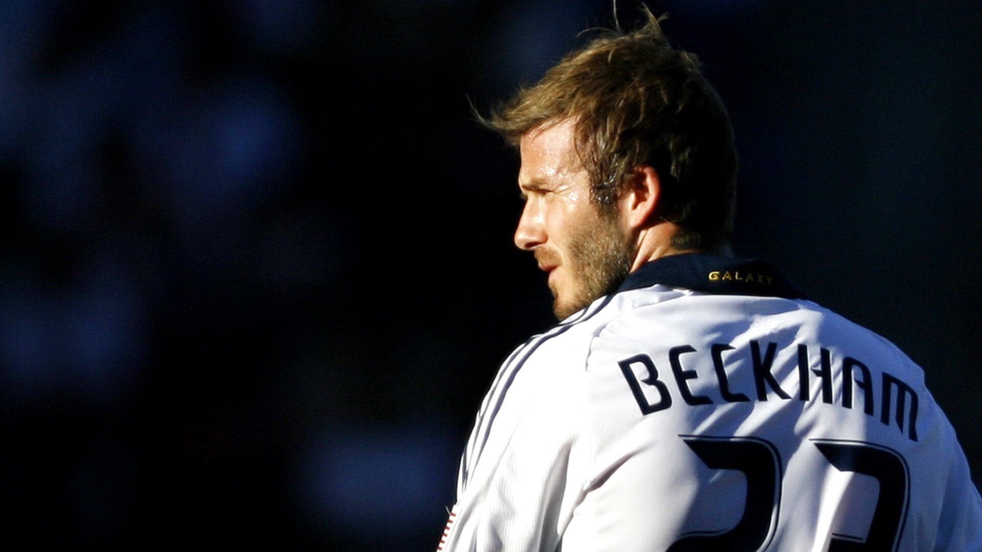 赛道上的暗影,霍勒迪,F1新赛季揭幕战夜的无声胜负手